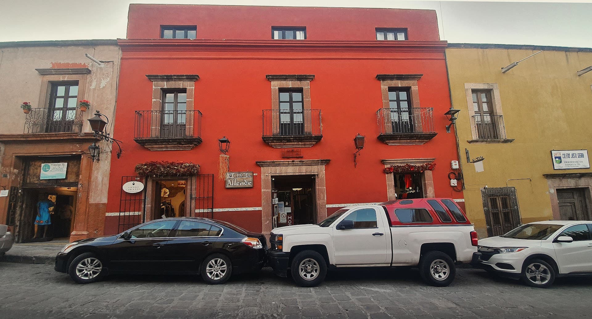 Hotel Allende - photo 2