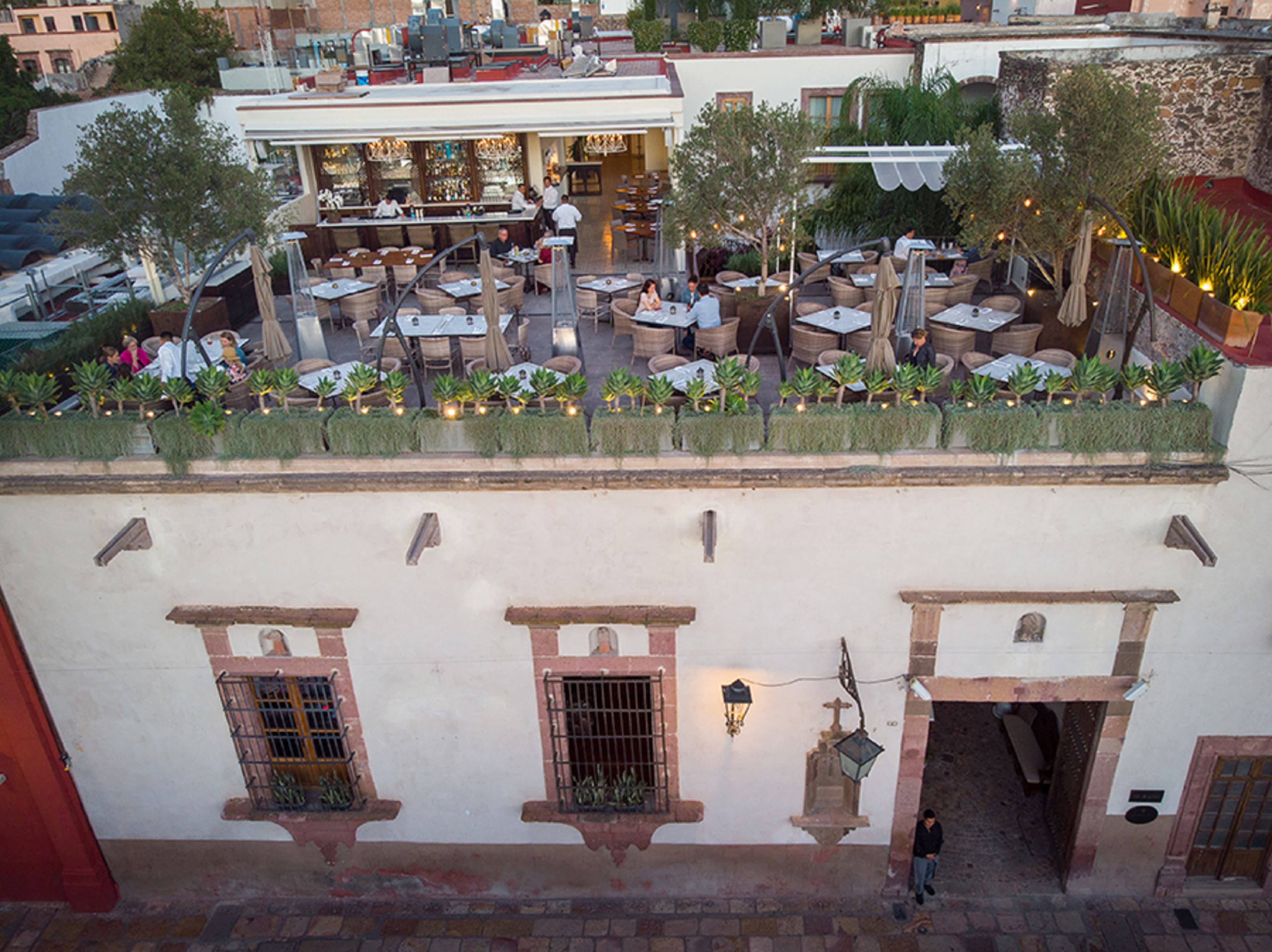 Hotel Casa Blanca 7 / Rooftop Bar