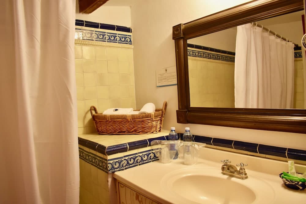Hotel Ana Catalina and Suites - photo 4